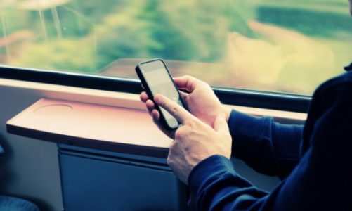 Sprawdź, jak nie stracić połączenia ze światem podczas podróży