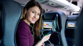 Na wakacje autobusem – na co zwrócić uwagę Podróże, LIFESTYLE - Coraz więcej osób decyduje się jechać na wakacje autobusem. Przewoźnicy oferują zazwyczaj tańsze niż koleje czy samoloty bilety, a dzięki dużej konkurencji na rynku standard podróży jest równie wysoki. Zanim kupi się bilet warto sprawdzić, czy firma jest godna zaufania.