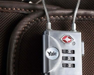 Bezpiecznej podróży! Jak prawidłowo zabezpieczyć bagaż?