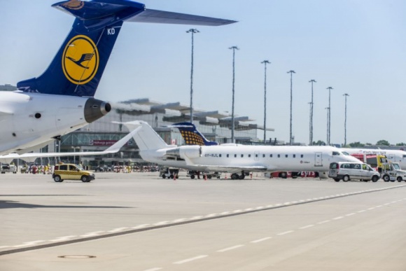 Częściej z Wrocławia do Frankfurtu Podróże, LIFESTYLE - Linie lotnicze Lufthansa zwiększają liczbę rejsów na trasie z Wrocławia do Frankfurtu nad Menem. W zimowej siatce połączeń pojawi się 6 dodatkowych lotów w tygodniu.