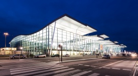 Blisko 18% pasażerów więcej w Porcie Lotniczym Wrocław Podróże, LIFESTYLE - W listopadzie 2016 roku na trasach krajowych przybyło prawie 50% pasażerów. Tanie linie odnotowały wzrost o 10,8% na trasach międzynarodowych. Pięć nowych, wprowadzonych w październiku połączeń cieszy się ogromną popularnością.