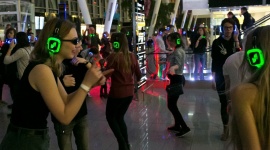 Tego jeszcze nie było – Silent Disco na lotnisku Podróże, LIFESTYLE - Dyskoteka do późnych godzin nocnych, koncert Franka Sinatry i Violetty Villas, a także liczne atrakcje dla rodzin. W sobotę minęło pięć lat od uruchomienia wrocławskiego terminalu. Z tej okazji Port Lotniczy Wrocław zorganizował koncertowe urodziny.