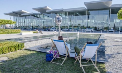 Wrocławskie lotnisko kontynuuje wakacyjne wzrosty