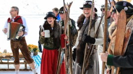 Lodowiec Stubai: Oktoberfest na wysokości 2 900 metrów Podróże, LIFESTYLE - Rozpoczęcie sezonu zimowego na lodowcu Stubai tradycyjnie świętowane jest narciarskim Oktoberfestem „Weisse Wies’n”. W tym roku miłośnicy piwa, nart i tradycyjnych, tyrolskich strojów spotkają się 14 i 15 października.