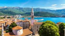 Z liniami Ryanair do Faro i Podgoricy. Nowe kierunki z Wrocławia Podróże, LIFESTYLE - Irlandzkie linie Ryanair zapowiedziały uruchomienie lotów z Wrocławia do Faro w Portugalii i Podgoricy w Czarnogórze. Połączenia ruszą od kwietnia 2018 roku. Będą realizowane raz w tygodniu.