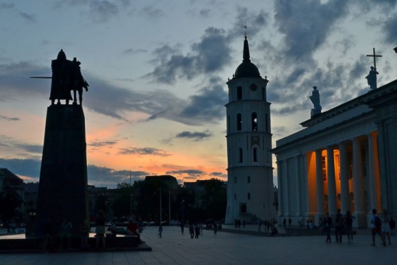 Wilno zaprasza do świętowania odtworzenia państwa Podróże, LIFESTYLE - Bieżący rok jest szczególnie dobry na odwiedzenie cieszącego się coraz większym zainteresowaniem wśród turystów z Europy – Wilna. Stolica Litwy w 2018 roku obchodzi stulecie odtworzenia państwa. Mer Wilna obiecuje, że nie zabraknie atrakcji w związku z jubileuszem.