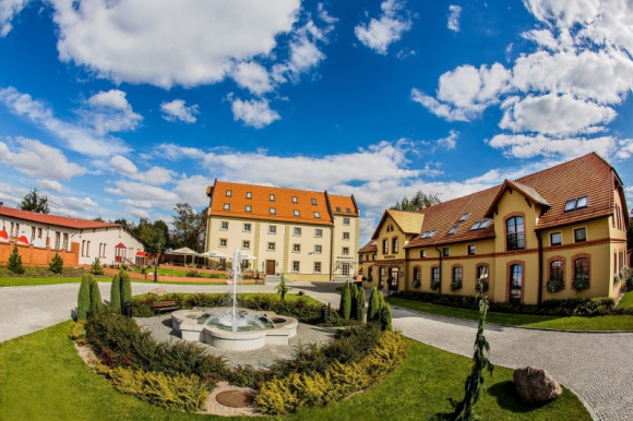 5 pomysłów na wakacyjny weekend z rodziną Podróże, LIFESTYLE - Dwa wolne dni w tygodniu to szansa na szybki wypoczynek. Jeśli jednak to dla Ciebie za mało to już teraz zaplanuj 4 wolne dni z okazji Święta Wojska Polskiego(15 sierpnia). To idealna okazja, aby spędzić więcej czasu z rodziną. W jaki sposób zaplanować rodzinny weekend?