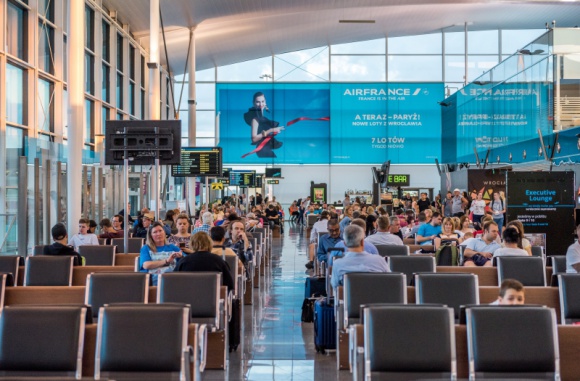 Port Lotniczy Wrocław: znaczące wzrosty od początku roku Podróże, LIFESTYLE - W styczniu 2019 z wrocławskiego lotniska skorzystało blisko 226 tys. podróżnych, co oznacza wzrost o 11,8% liczony rok do roku.