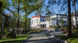 Wybierając hotel, coraz częściej kierujemy się opiniami innych Podróże, LIFESTYLE - Co raz większy wpływ na podejmowane przez nas decyzje zakupowe, związane z podróżami czy wyborem miejsca na wypoczynek mają opinie innych osób.