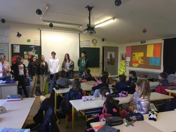 Sezon na praktyczną naukę języków Podróże, LIFESTYLE - Nauka języków, poznawanie obcych kultur, zabawa, a także praca – uczniowie Zespołu Szkół Społecznych Fundacji Edukacji „Fabryczna 10” od lat uczestniczą w obozach i wymianach międzynarodowych. Sezon właśnie się rozpoczął.