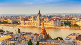 Wielka premiera we Wrocławiu: będą loty na Węgry Podróże, LIFESTYLE - Już pod koniec sierpnia Polskie Linie Lotnicze LOT polecą z Wrocławia do Budapesztu. Wrocław doczekał się tym samym bezpośredniego i szybkiego połączenia lotniczego z Węgrami.
